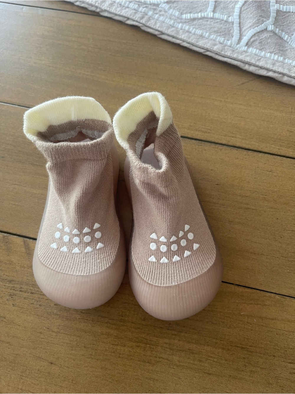 Source Unknown Beige and Cream Baby Walker Shoes